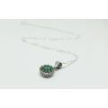 R1 START !! A 40 CM STERLING SILVER NECKLACE & STERLING SILVER FACETED GREEN STONE PENDANT !! WOW !!