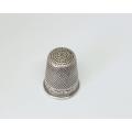 A VERY CUTE OLD SOLID SILVER HALLMARKED THIMBLE WITH GREAT DETAIL IN EXCELLENT CONDITION !!