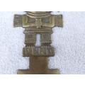 A VINTAGE SOLID BRASS WALL HANGING OF THE PERUVIAN GOD TUMI IN THE SHAPE OF A CEREMONIAL KNIFE !!