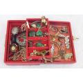FUN TIME !! A LOVELY VINTAGE JEWELRY BOX WITH LOTS OF VINTAGE PIECES INCLUDING GEMSTONES !! WOW !!