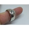 A BEAUTIFUL SOLID STERLING SILVER RING WITH A MAGNIFICENT FACETED CLEAR INSET IN EXCELLENT CONDITION