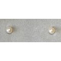 9k / 9ct gold & cultured Pearl stud EARRINGS: 4mm rich cream. Ready for you. Last pair!