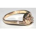 9k / 9ct gold CZ swirl RING, size N. Ready for you. Last one!