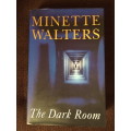 THE DARK ROOM - MINETTE WALTERS - BOOKS