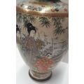 Original Kusube Satsuma Vase ( Circa 1880 -1940 )