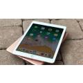 APPLE IPAD 6TH GENERATION*9.7`*32 GB*WIFI ONLY*GOLD*MRJN2HC/A*USB CABLE,CHARGER and POUCH