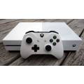 XBOX ONE S * 1 TB *4K BLU-RAY*HDMI ,USB,HDMI AND POWER  CABLE *1 CONTROLLER  *GOOD CONDITION