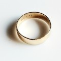 ***IN STOCK!!*** 9CT SOLID GOLD, 2.5 GRAM, 5MM WIDE WEDDING RING SIZE 8