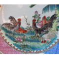 SIGNED VINTAGE FAMILLE ROSE CHINESE PORCELAIN, WALL PLATE, HAND PAINTED WITH 5 ROOSTERS