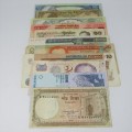 Lot of 10 world bank notes in good condition