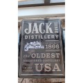 Jack Daniels Tin No 7  with Glasses