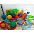 Collection of +- 23 Bath Toys, Bath Crayons and Blue Bath Foam