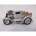 1/18 SCALE MUSCLE MACHINES DIE CAST FORD HOTROD
