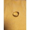 Gold Ring 9ct ladies . Beautiful piece ..PLEASE READ