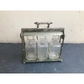 VERY NICE SILVER PLATED TANTALUS WITH THREE DECANTERS ( 33 x 33 x 13 cm )