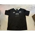 Rugby : All Black Jersey signed by Richie MCcaw