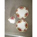 ROYAL ALBERT OLD COUNTRY ROSES TRIO CUP SAUCER & TEA PLATE