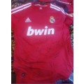 **RARE**Real Madrid 2011 squad signatures jersey