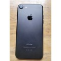 Apple iPhone 7 32GB Matte Black (Excellent condition with charger and earpods - 86% battery)