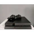 Sony PlayStation 4 PS4 500GB with 2 controllers & 1 game (good condition)