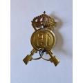 Italian WWII 15th Infantry badge with lugs.