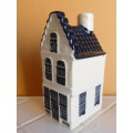 BLUE  DELFTS  HOUSE . EXCLUSEVLY MADE FOR KLM BY BOLS. HOUSE NR. 15.  AMSTERDAM 1575