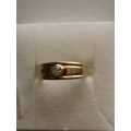 Gold 9ct daimond ring daimond is H .Vvs1 0.35ct