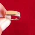 Beautiful 9ct gold / silver ring weighs 3g