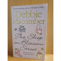 The Shop on Blossom Street: Debbie Macomber (Paperback)