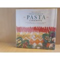 The Complete Vegetarian Pasta Cookbook - Over 150 Delicious and Nutritious Recipes (Hardcover)