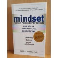 Mindset - How we can learn to fulfill our potential : Carol S. Dweck, Ph.D. (Paperback)