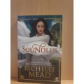 Soundless: Richelle Mead (Paperback)