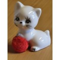 Small Cat Figurine - height 6cm width 4cm