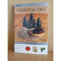 Illustrated Elements of Essential Oils - Guide to the medicinal and therapeutic uses: Julia Lawless