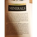 A Field Guide in Colour - Minerals (Over 100 minerals illustrated in full colour) Hardcover