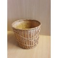 Basket/Planter (height 14cm width 17cm)