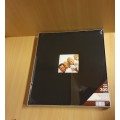 Photograph Album (30cm x 33cm) Holds 300 photo`s (NEW CONDITION)