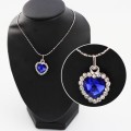 Queen Heart Pendant Necklace (Ocean blue)