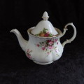 Royal Albert "Cottage Garden" Small Tea Pot (Old Country Roses Lid)