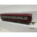 HO/OO SCALE : LIMA BAGGAGE CAR (PAINTED IN SAR COLOURS) - LOT 490N