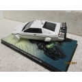 DIE CAST : 007 COLLECTION - LOTUS ESPRIT  'THE SPY WHO LOVED ME' - LOT 589N