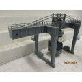 HO SCALE : LIMA OVERHEAD CONTAINER CRANE - LOT 681N