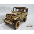 1:18 SCALE 1975 TOYOTA LAND CRUISER SWB STATION WAGON FJ400 - LOT 111T