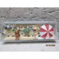 HO SCALE : PREISER FIGURINES : SEATED MARKET WOMEN, CUSTOMERS & EQUIPMENT (BOXED) - LOT 741z