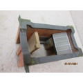 HO / OO SCALE : BACHMANN :  RESIN STATION PLATFORM OLD OPEN STYLE TOILET
