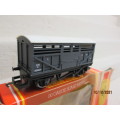 OO SCALE : HORNBY : CATTLE WAGON - BOXED