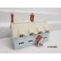 OO SCALE: THATCH RAILWAY BUILDING