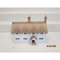 OO SCALE : LARGE DOUBLE STORY THATCH ROOF BUILDING