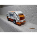 HO SCALE : MATCHBOX : GARBAGE TRUCK