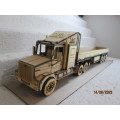 1:32 SCALE : WESTERN STAR WITH TRI-AXLE OPEN TRAILER